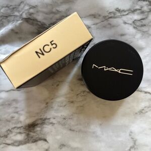 MAC NEW studio fix powder in NC5